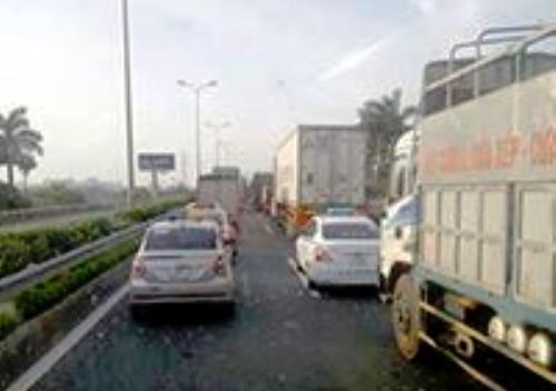 Vụ tai nạn khiến cao tốc Pháp Vân - Cầu Giẽ chiều về Hà Nội bị ùn tắc nghiêm trọng