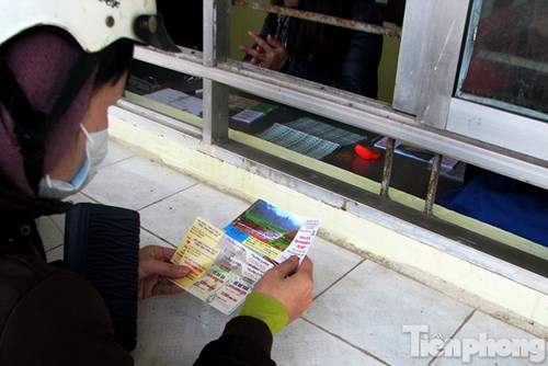 
Cũng theo BTC, bắt đầu từ mồng 3 Tết du khách sẽ phải mua vé khi đến chùa Hương trẩy hội.

