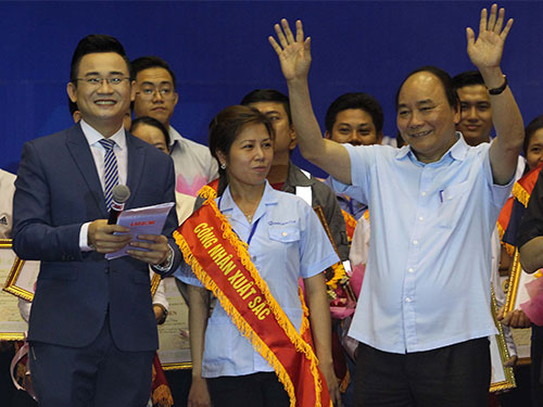 Thủ tướng Nguyễn Xuân Phúc: Không đóng BHXH sẽ bị phạt tù!