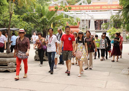 Khánh Hòa quyết tâm lập lại trật tự du lịch trước xu hướng du khách nước ngoài đến tỉnh ngày càng tăng