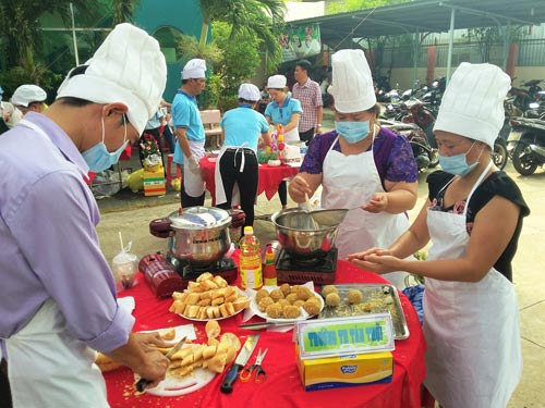 
Thí sinh thi nấu ăn trong ngày khai mạc “Tháng Công nhân” do LĐLĐ quận Tân Phú, TP HCM tổ chức

Ảnh: TƯỜNG PHƯỚC
