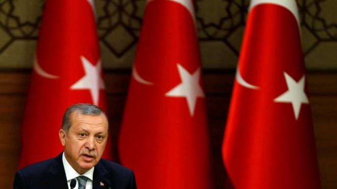 
Ông Erdogan phát biểu tại Dinh Tổng thống Thổ Nhĩ Kỳ hôm 29-7. Ảnh: Reuters
