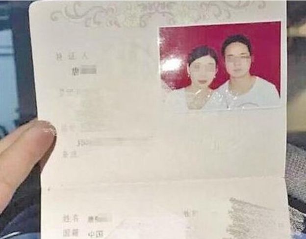 
Giấy đăng ký kết hôn của cặp đôi được chia sẻ rầm rộ trên mạng. Ảnh: Weibo
