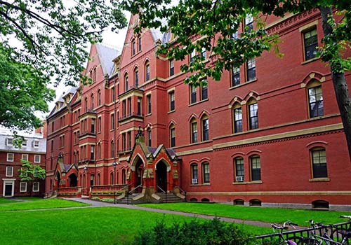 Trường Đại học Harvard sẽ là một trong những điểm đến tuyệt vời của học sinh trong Trại hè Vincamp tại Boston - Mỹ