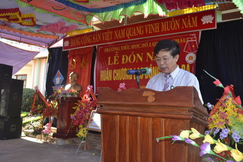 
Ông Phan Ngọc Duy, Chủ tịch UBND huyện Quảng Trạch, phát hiểu tại một hội nghị
