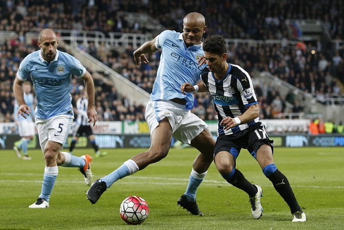 Man City sớm phải chống trả những đợt tấn công mạnh mẽ của Newcastle