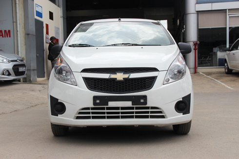 
Chiếc Chevrolet Spark Van nhập Hàn Quốc đời 2011 giá 225 triệu đồng. Trong khi mẫu xe đời 2016 nhập khẩu có giá từ 325 triệu đồng.
