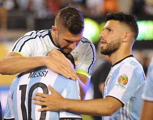 Đồng đội chia sẻ nỗi buồn thất bại ở Copa America 2016 với Messi