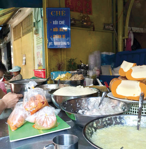Dạo một vòng chợ 'ngoại' ở Sài Gòn