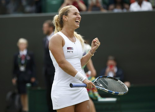 
Dominika Cibulkova sẵn sàng dời hôn lễ để thi đấu ở Wimbledon
