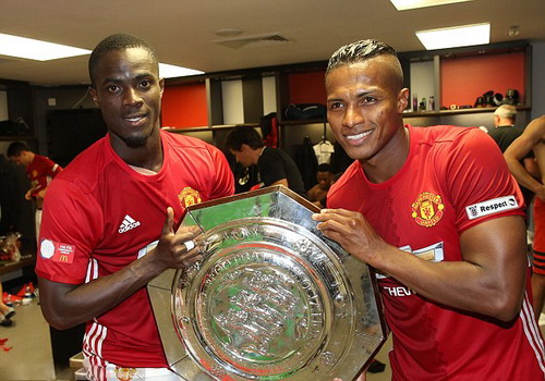 Community Shield là danh hiệu đầu tiên cấp CLB của Eric Bailly