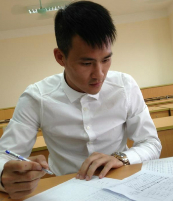 
Công Vinh dự thi vào hệ tại chức, Đại học Luật Hà Nội vào 29-11 - Ảnh songlamplus

