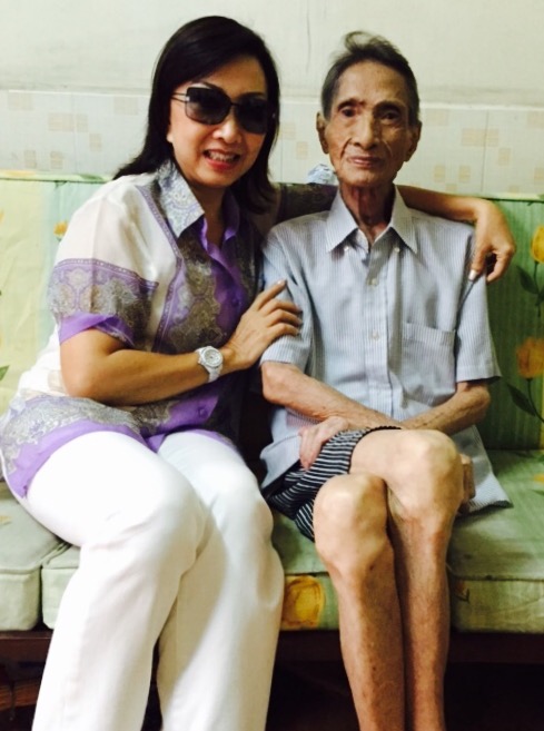 Ca sĩ Phương Hồng Ngọc thăm nghệ sĩ Tuấn Đăng tại nhà riêng