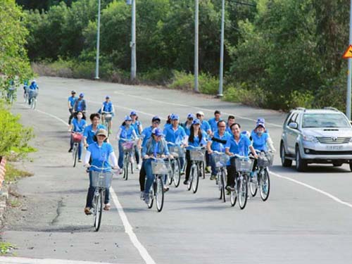 Nhân viên Ngân hàng Shinhan cùng đạp xe vì cộng đồng