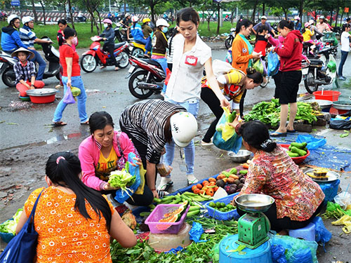 
Đề xuất tăng lương tối thiểu vùng năm 2017 chỉ 7,3% là thấp so với yêu cầu đảm bảo mức sống tối thiểu của người lao động
