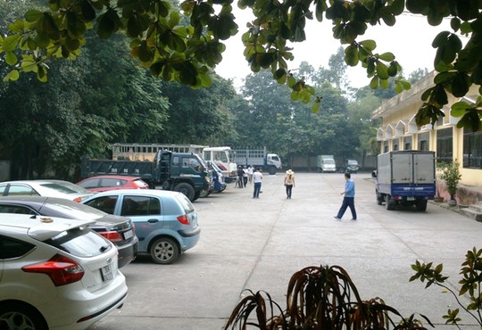 Trung tâm đăng kiểm xe cơ giới Thanh Hóa, nơi 2 đăng kiểm viên công tác
