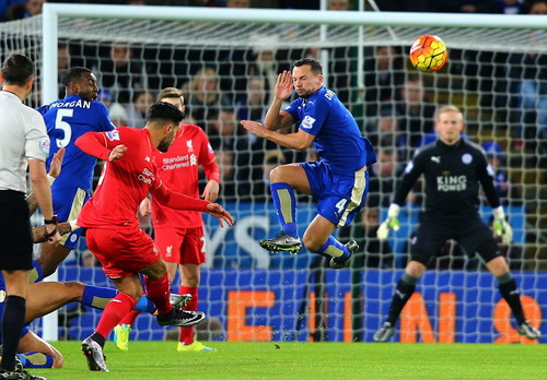 
Emre Can trong pha tấn công hiếm hoi về khung thành Leicester
