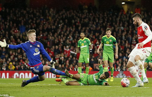 Giroud ấn định chiến thắng 3-1 cho Arsenal