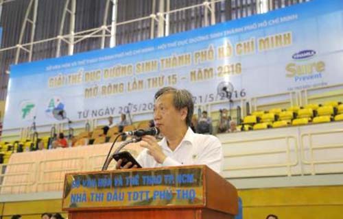 Ông Mai Bá Hùng, Phó Giám đốc Sở Văn hóa và Thể thao TP HCM phát biểu tại giải thi đấu