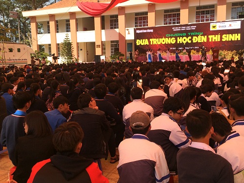 
Chương trình Đưa trường học đến thí sinh tại Lâm Đồng
