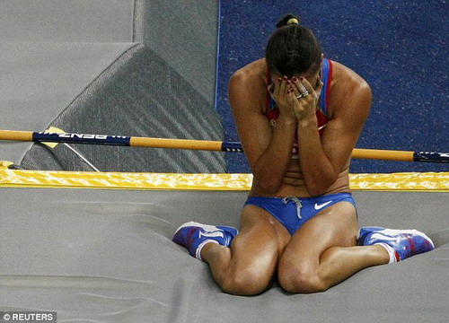 Isinbayeva thất vọng với án phạt của IAAF và IOC khiến cô mất cơ hội tranh tài ở Olympic