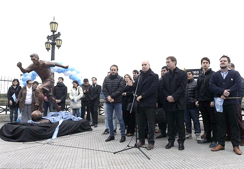 
Chính quyền thành phố Buenos Aires khánh thành tượng đồng Lionel Messi
