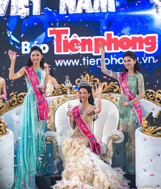 
Nhan sắc rạng rỡ của tân Hoa hậu Việt Nam 2016.
