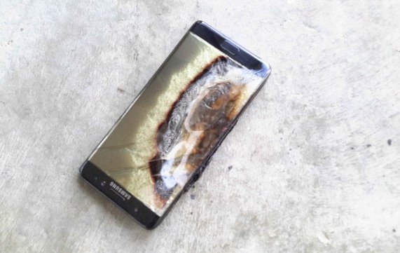 
Chiếc Note 7 bốc cháy đêm qua tại phòng khách sạn ở Úc
