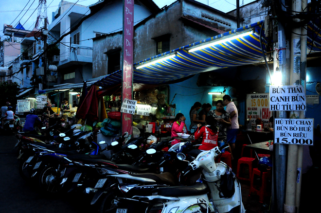 Ngày Vu Lan, ghé chợ đồ chay chỉ 15.000 đồng ở Sài Gòn
