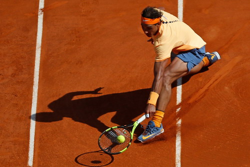 
... đành nhường bước đàn anh Nadal vào tứ kết
