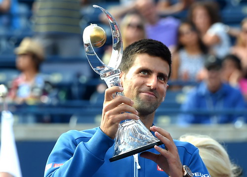 Chiếc cúp vô địch thứ 4 của Djokovic ở Toronto
