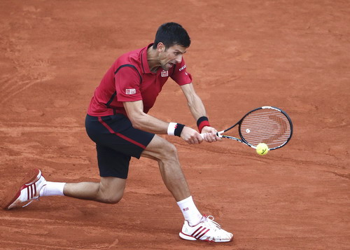 Djokovic chắt chiu cơ hội cho cuộc lội ngược dòng