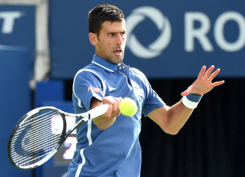 Djokovic thẳng tiến vòng 3