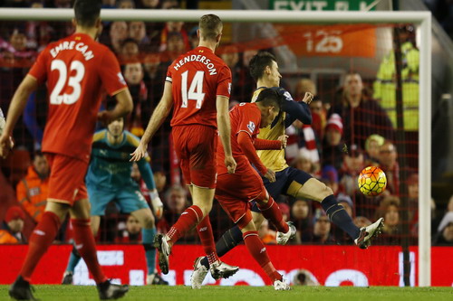 Firmino hai lần đưa Liverpool vượt lên trước tại Anfield