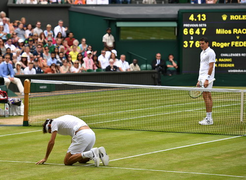 Tuổi tác và chấn thương đã ngăn Federer chạm tay vào kỳ tích