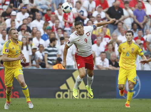 Lewandowski chưa lấy lại phong độ sau một mùa giải chinh chiến ở Bayern