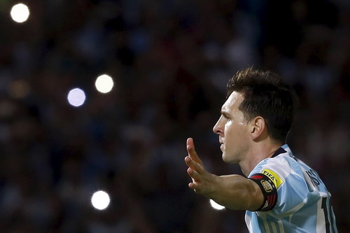 Messi ghi bàn thắng thứ 50 cho tuyển Argentina