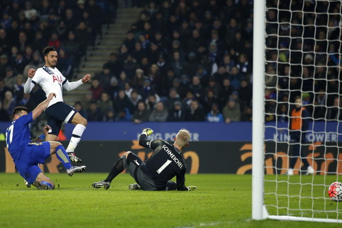 Nacer Chadli ấn định chiến thắng cho Tottenham trước Leicester