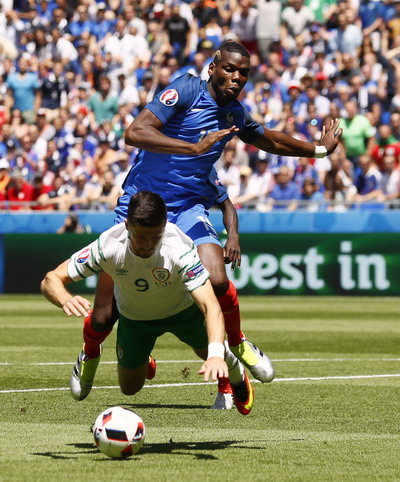 Paul Pogba thi đấu sa sút tại Euro 2016