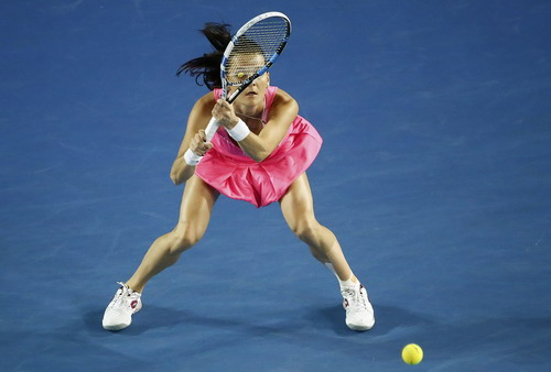 Radwanska kịp gây khó cho Serena vài thời điểm ở ván thứ nhì