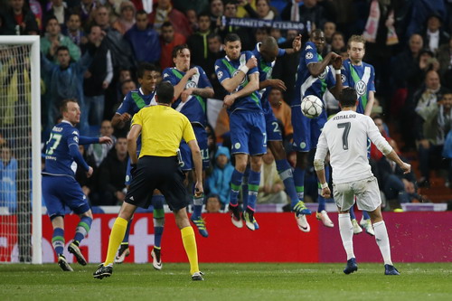 Ronaldo sút phạt thành công, ấn định chiến thắng 3-0 trước Wolfsburg