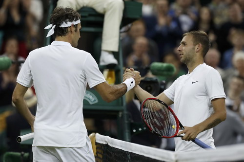 Federer dễ dàng vượt qua Dan Evans