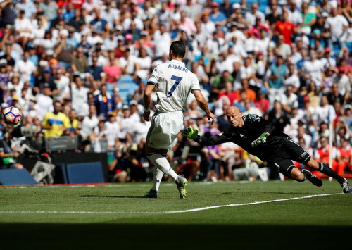 Ronaldo trở lại và ghi bàn