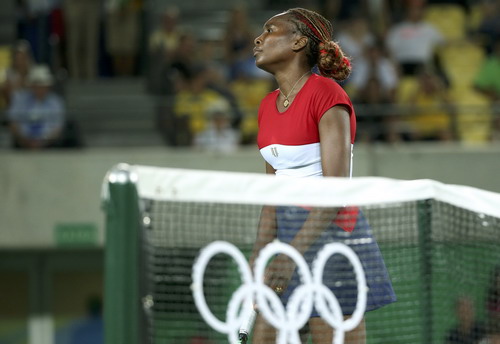 Venus Williams thua cả đơn lẫn đôi ngay trận ra quân