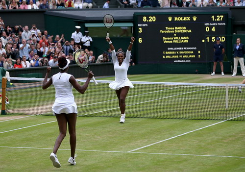 Serena và Venus vô địch đôi nữ Wimbledon