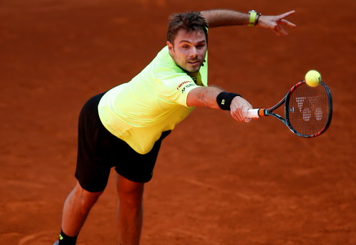 
Wawrinka lại ôm hận trên mặt sân đất nện
