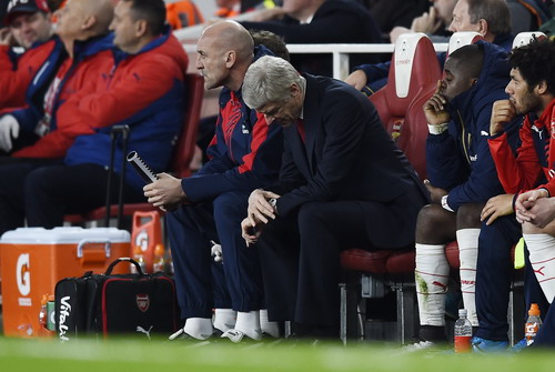 HLV Wenger đau đầu với thất bại của Arsenal