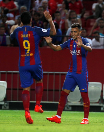 Hai chân sút lập công cho Barcelona - Suarez và Munir