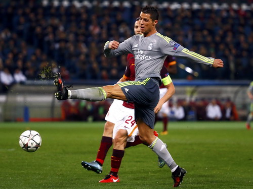 Ronaldo ghi bàn thắng thứ 12 tại Champions League mùa này