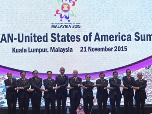 Hội nghị Cấp cao ASEAN – Mỹ tại thủ đô Kuala Lumpur – Malaysia hôm 21-11-2015 Ảnh: AP